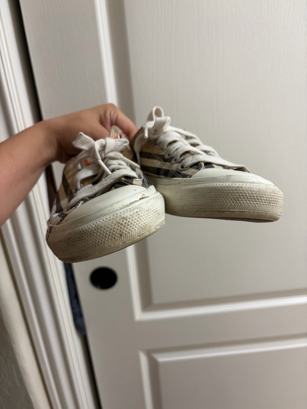 Burberry Beige Check Low-Top Sneaker with Logo - Picture 4 of 7
